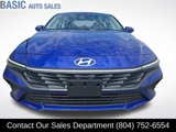 Used 2025 Hyundai Elantra SE w/ Cargo Package image 2
