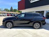 Used 2021 Toyota Highlander Platinum image 2