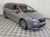 New 2025 Chrysler Pacifica Pinnacle image 2