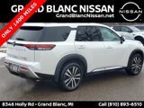 Used 2025 Nissan Pathfinder Platinum w/ Cargo Package image 4