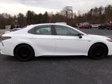 Used 2023 Toyota Camry SE image 3