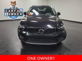 Used 2022 Volvo XC40 T4 Momentum image 3