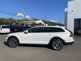 Certified 2024 Volvo V90 B6 Cross Country Plus image 3