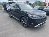New 2025 Volkswagen Tiguan SE image 3
