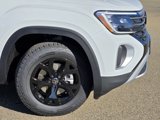 New 2025 Volkswagen Atlas Peak Edition SE image 3