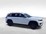 Used 2023 Jeep Grand Cherokee Altitude image 3