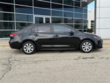 Used 2022 Toyota Corolla LE image 2