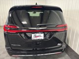 New 2026 Chrysler Pacifica Select image 5