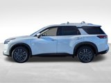 New 2025 Nissan Pathfinder SL w/ SL Premium Package image 2