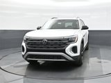 New 2025 Volkswagen Atlas Peak Edition SE image 2
