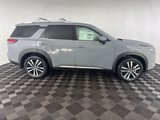 New 2025 Nissan Pathfinder Platinum image 4