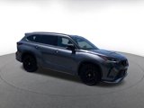 Used 2024 Toyota Highlander XSE image 2