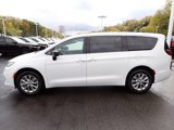 New 2025 Chrysler Pacifica Select image 2