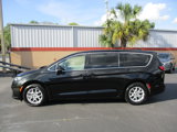 Used 2023 Chrysler Pacifica Touring-L image 2