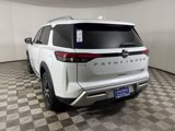 New 2025 Nissan Pathfinder Platinum image 6