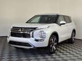 New 2025 Mitsubishi Outlander SE image 3