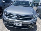 Used 2023 Volkswagen Tiguan SE w/ Panoramic Sunroof Package image 3