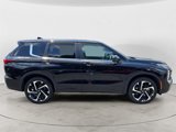 Used 2024 Mitsubishi Outlander SE Black Edition image 2