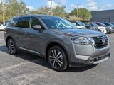 New 2025 Nissan Pathfinder Platinum image 3