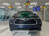 Used 2023 Toyota Highlander Platinum image 2