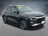 Used 2025 Chevrolet TrailBlazer LT image 3