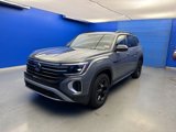 New 2025 Volkswagen Atlas Peak Edition SE image 4