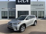 Used 2019 Toyota Highlander Limited image 3