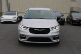 Used 2024 Chrysler Pacifica Touring-L image 3