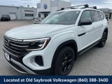 New 2025 Volkswagen Atlas Peak Edition SE image 2