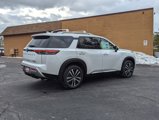 New 2025 Nissan Pathfinder Platinum image 2