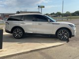 Used 2025 Lincoln Aviator Reserve w/ Equipment Group 201A image 6