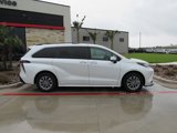 Used 2023 Toyota Sienna XLE image 2