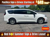 New 2025 Chrysler Pacifica Select image 3