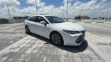 Used 2019 Toyota Avalon Limited image 2