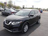 Used 2018 Nissan Rogue SV w/ Premium Package image 3