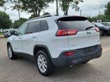Used 2017 Jeep Cherokee Latitude w/ True North Edition image 4