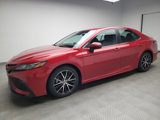Used 2021 Toyota Camry SE image 2