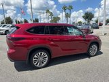 New 2025 Toyota Highlander Platinum image 2