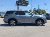 New 2025 Nissan Pathfinder Platinum image 2