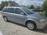 Used 2016 Chrysler Town & Country Touring image 3
