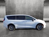 New 2025 Chrysler Pacifica Select image 6
