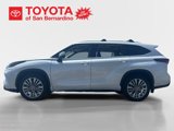 New 2025 Toyota Highlander Platinum image 2