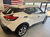 Used 2019 Nissan Kicks S image 4