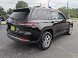 Used 2022 Jeep Grand Cherokee Limited w/ Luxury Tech Group II image 4