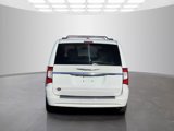 Used 2013 Chrysler Town & Country Touring image 6