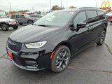 New 2026 Chrysler Pacifica Limited image 5