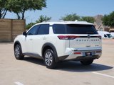 Used 2024 Nissan Pathfinder SL w/ Lighting Package (N92) image 3