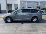 Used 2022 Chrysler Pacifica Touring-L image 5