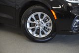 Used 2025 Chrysler Pacifica Select image 4