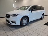 New 2026 Chrysler Pacifica Select image 3